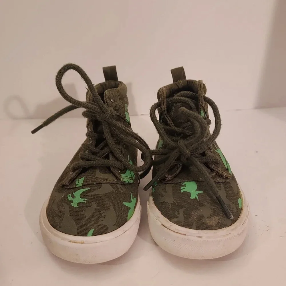 Old Navy Green Dinosaur Lace Up HighTop Sneakers in Size 6